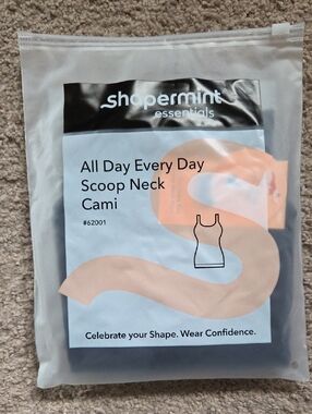 shoppermint essentials All Day Scoop Neck Cami - Black XL